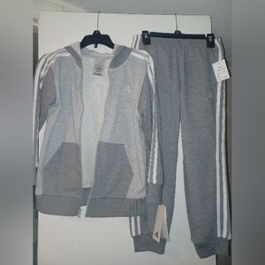 Brand new with tags Adidas 2 piece set Grey size 7 boys